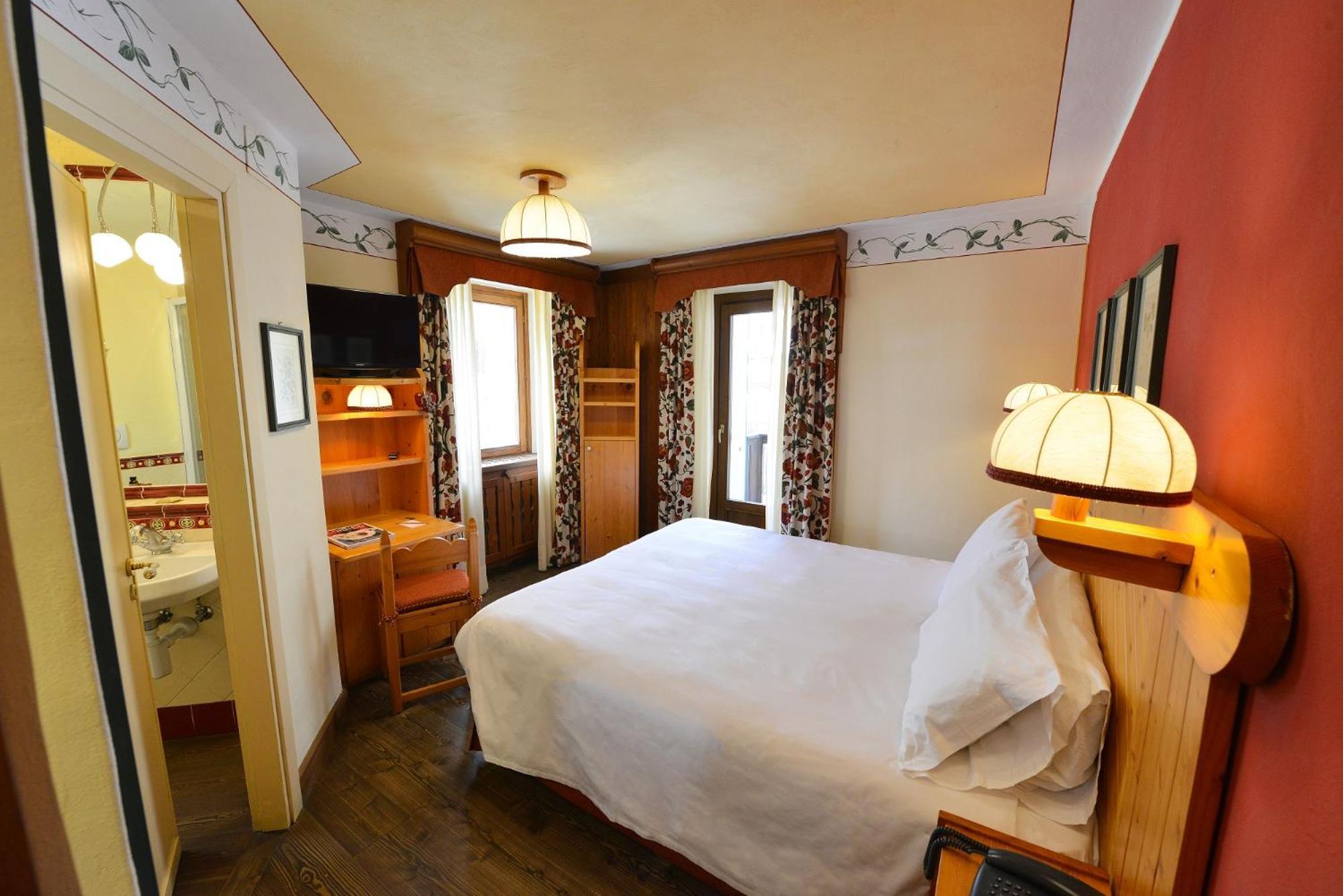 Hotel Du Grand Paradis - 1899 Auberge Boutique Cogne Ngoại thất bức ảnh